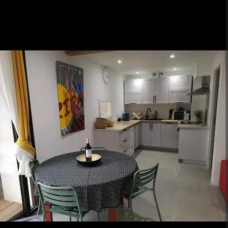 Holiday home Duplex Refait A Neuf Dans Vieille Batisse