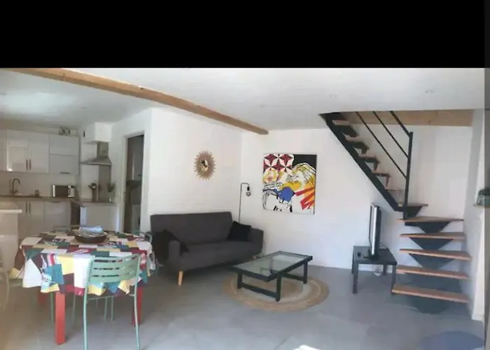 Duplex Refait A Neuf Dans Vieille Batisse Semesterbostad Prades (Pyrenees-Orientales)